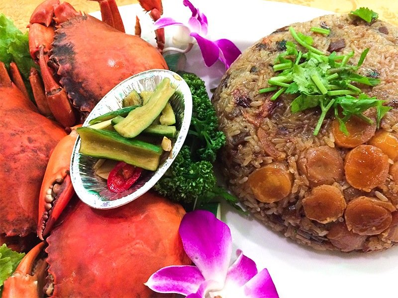 豪華料理の数々（提供：大洞 敦史）