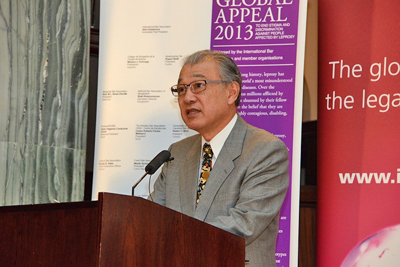 Sasakawa Yōhei speaks at the event to launch the Global Appeal in London.