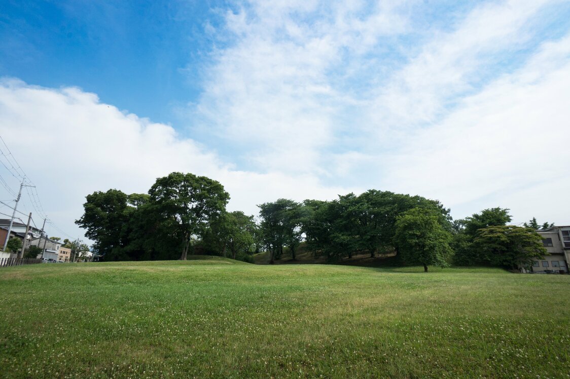 古室山古墳は、中に入れる珍しい古墳。公園として、市民の憩いの場でもある