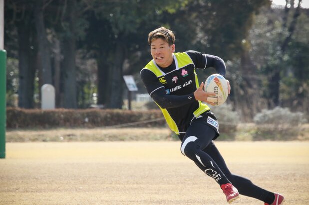 Hayashi Taisei shows off his explosive speed and deft footwork. (© Ōtomo Nobuhiko)