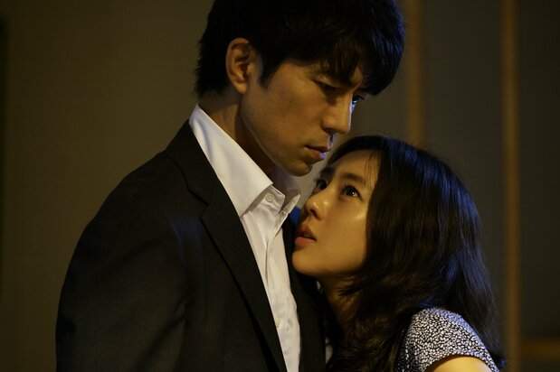 仲村トオルが杉野希妃と共演、万田邦敏監督の映画『愛のまなざしを』　©︎Love Mooning Film Partners
