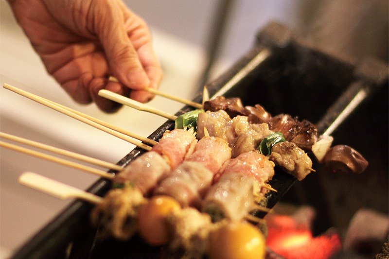 En el restaurante Chikuzen Sōhonten se pueden degustar diferentes tipos de yakitori novedosos.