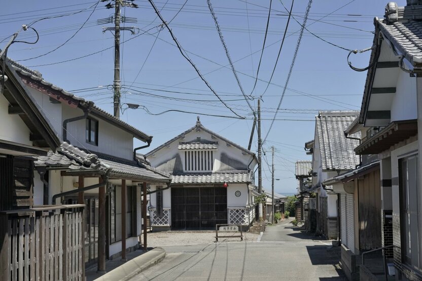The port area of Mimitsu is a national preservation district for historically important buildings. (© Ōsaka Hiroshi)