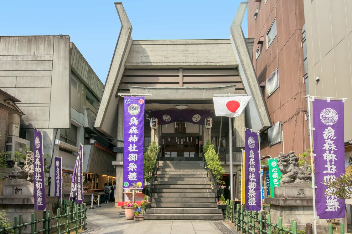 烏森神社は商売繁盛の神として人気（PIXTA）