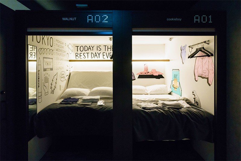 Los "Art pods" de estilo pop transmiten la atmosfera Shibuya.