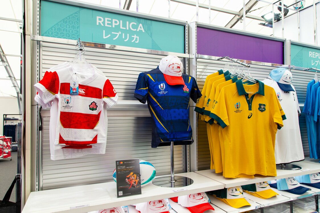 売れ行き好調なレプリカジャージ。すでに在庫切れになっているサイズもあるので、購入予定の人はお早めに