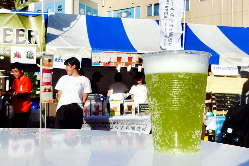 Un vaso de cerveza de melón de South Yokohama Craft Beer Laboratory. (© Tim Hornyak)