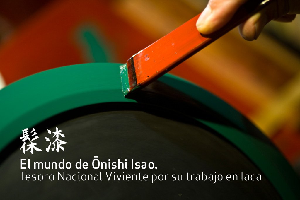 1 Aplicando la laca.