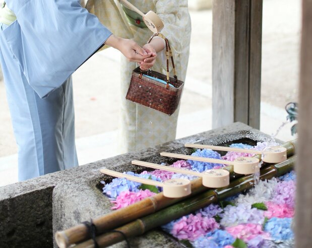 藤森神社的花手水
