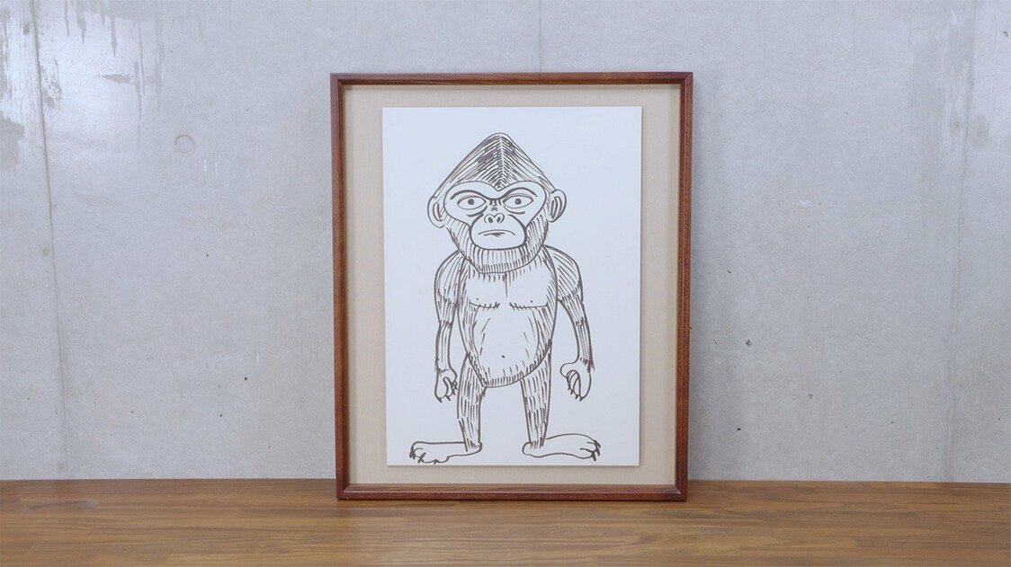 ザ・クロマニヨンズのマスコットキャラクターは、菅谷晋一が描いた未確認動物の「高橋ヨシオ」。これがいかにして生まれたか、驚きのエピソードが明かされる！　©2020「エポックのアトリエ」製作委員会