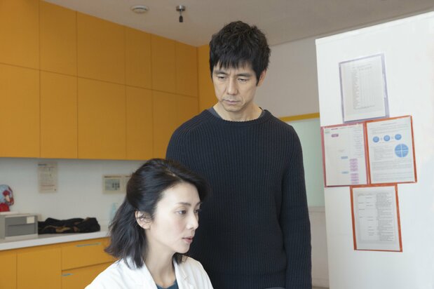 Nishijima Hidetoshi, quien interpreta a Yoshimura, el paciente de Sayoko, aparece por quinta vez en una obra de Kurosawa. © Cinéfrance Studios – Kadokawa Corporation - Tarantula