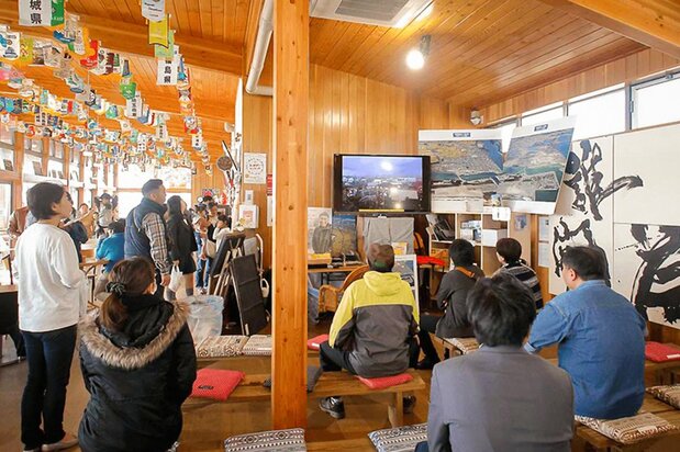 日曜、祝日に「ゆりあげ港朝市」で開催される震災講和　写真提供：名取市震災復興伝承館