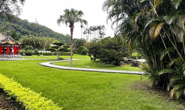 The Shilin Horticultural Reseach Branch of the Central Research Institute, Office of the Governor-General of Taiwan, is now the Shilin Residence Park. It was opened to the public in 1996 as a recreational spot. (© Katakura Yoshifumi)