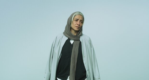 母役を演じたのは1977年生まれのパンテア・パナヒハ。20本以上の映画に出演する一方、舞台女優としても活躍する ©JP Film Production, 2021