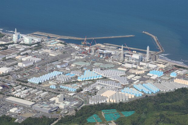 东京电力福岛第一核电站开始实施核污处理水排海(24日下午,时事社)