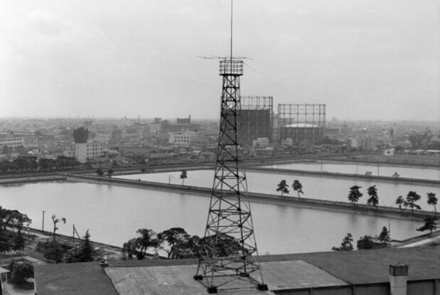 The Yodobashi Purification Plant to the west of the station. (Courtesy Shinjuku Historical Museum)