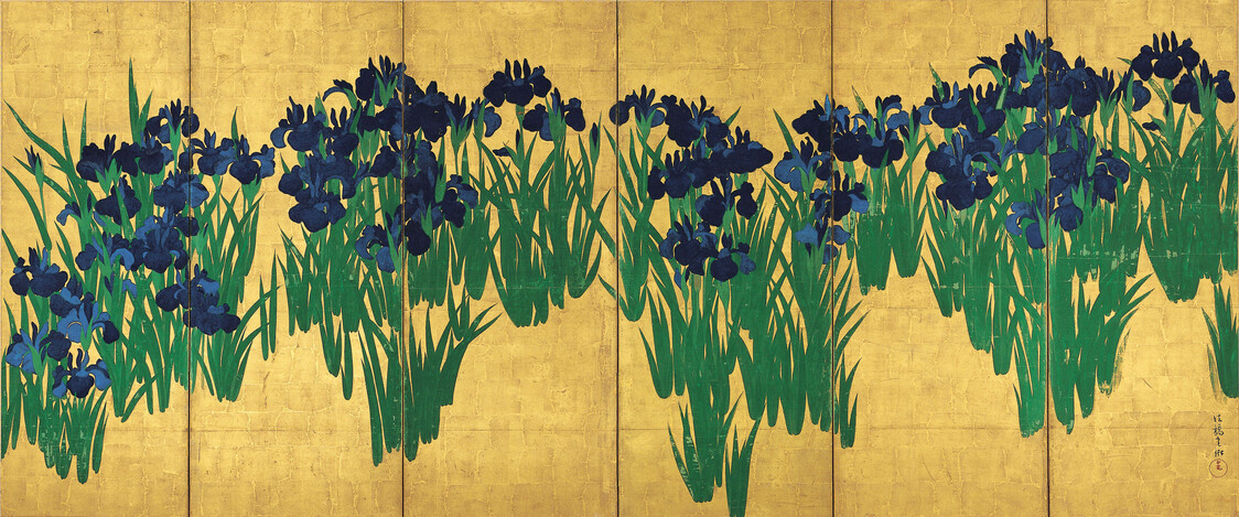 Kakitsubata zu byôbu (Iris), classé trésor national, par Ogata Kôrin, XVIIIe siècle. Il s’agit du panneau droit d’un paravent comprenant six panneaux. (Avec l’aimable autorisation du musée Nezu)