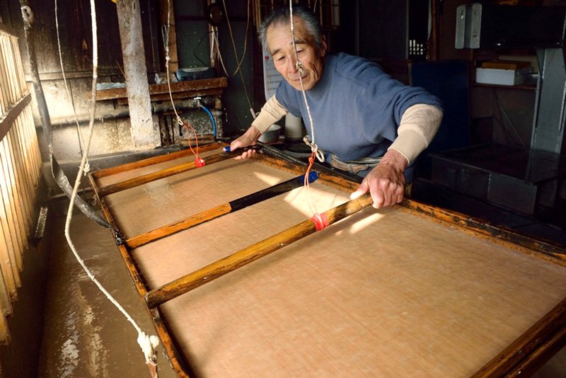 La preparación tradicional del hosokawashi de la prefectura de Saitama. Las fotografías son cortesía de la Agencia de Asuntos Culturales. © Jiji.