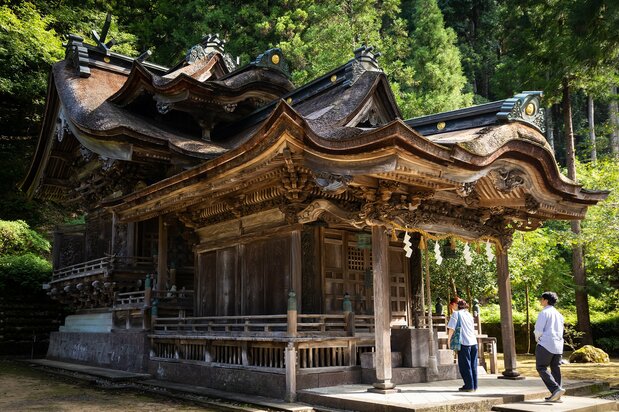 The roof is a uniquely beautiful structure. (© Nippon.com)