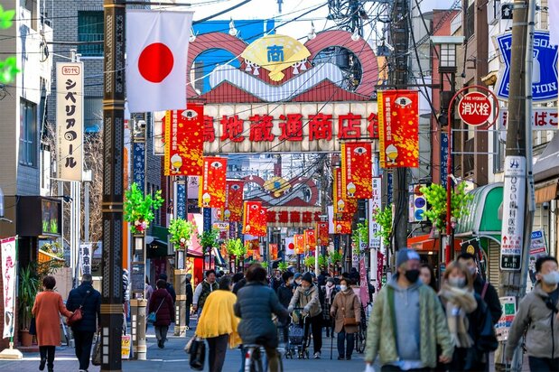 有着“老奶奶们的原宿”之称的巢鸭地藏路商店街(图片:PIXTA)