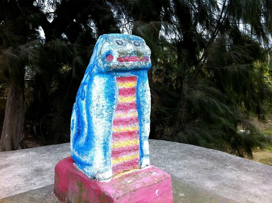 在金門島上受奉祀的風獅爺（筆者提供）