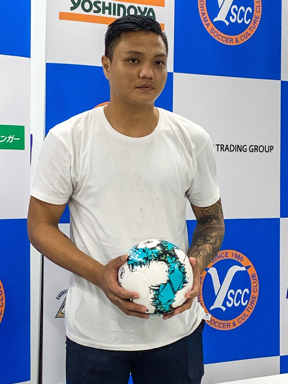 ベンチ入りできなかった試合の後、静かに取材に応じるピエリアンアウンさん（2021年10月、横浜）撮影：筆者
