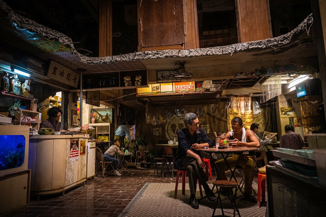 陳洛軍が「叉焼飯（チャーシューハン）」を食べる名シーン　©2024 Media Asia Film Production Limited Entertaining Power Co. Limited One Cool Film Production Limited Lian Ray Pictures Co., Ltd All Rights Reserved.