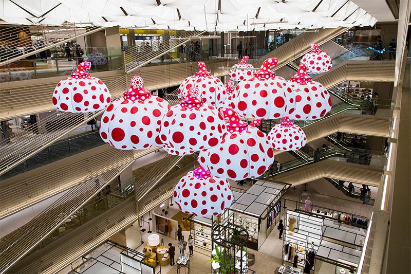 銀座最大の商業施設「GINZA SIX」開業（Japan in Photos）