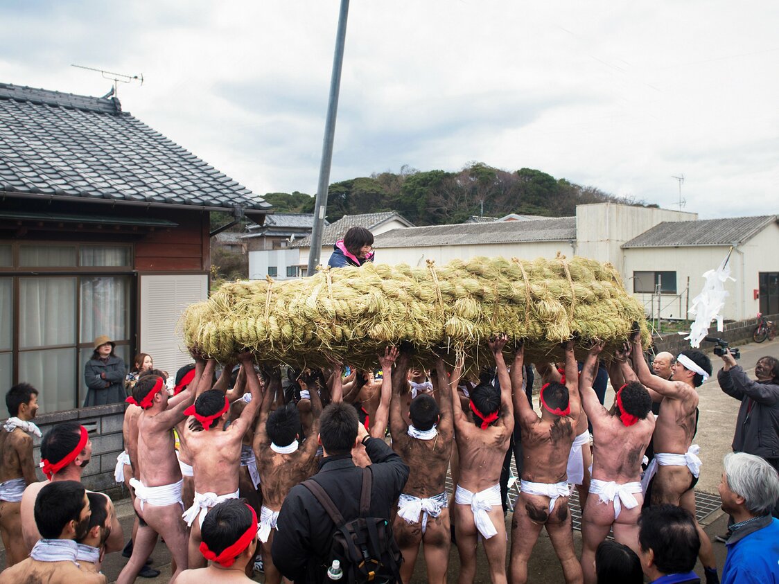 The origins of the Hetomato Festival, celebrated here in the Shimosakiyama district on Fukue, are lost in the mists of time.