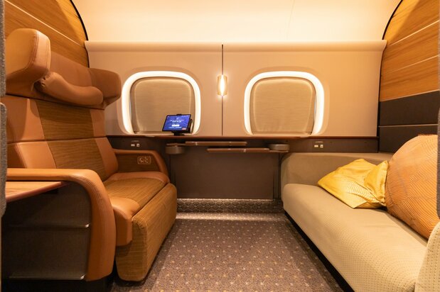 The Supreme Class two-passenger room on the Tōkaidō Shinkansen and San’yō Shinkansen. (Courtesy JR Central.)