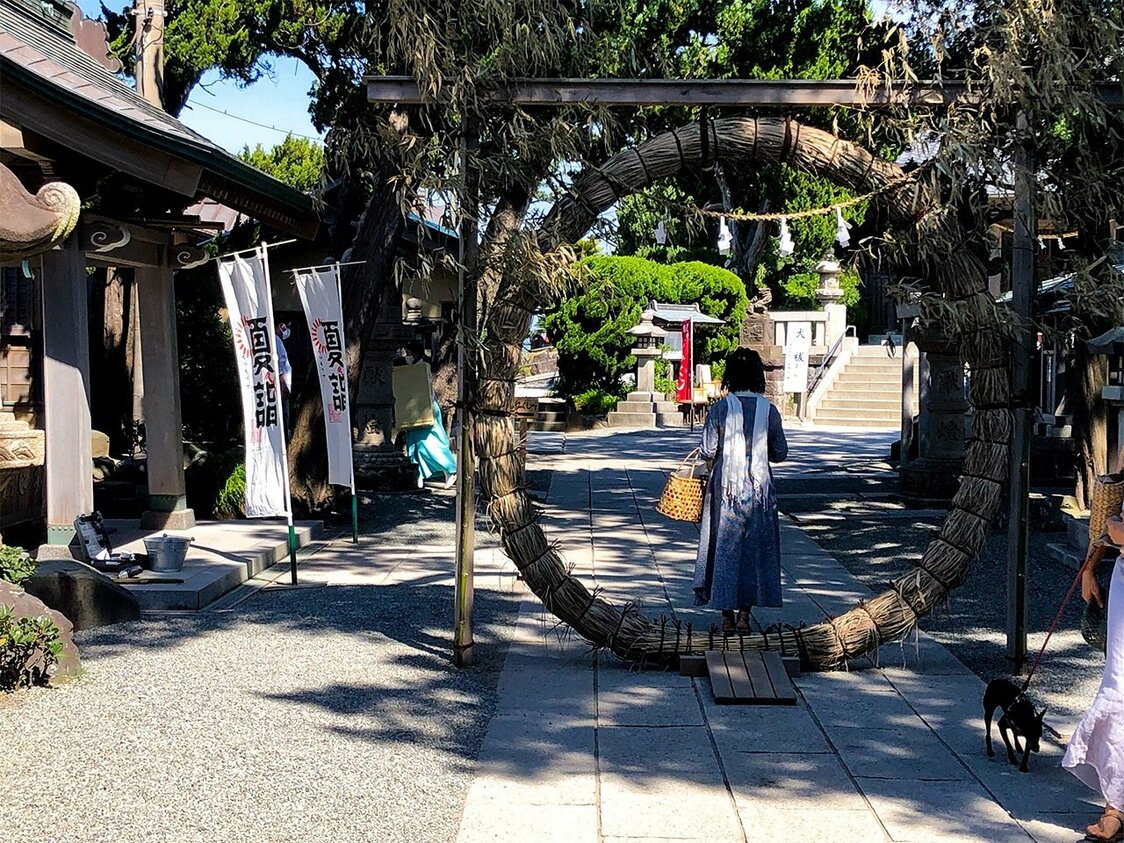 6月30日神社举行穿草环活动，神奈川县森户神社（图片：nippon.com 日本网）