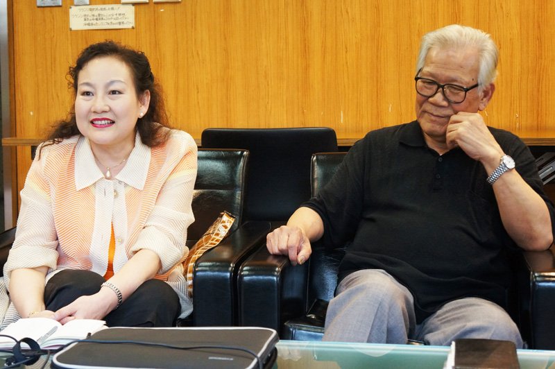 接受采访的司马和铃木先生