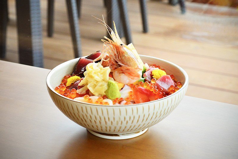Le luxueux Kinkasan-don (3 800 yens)