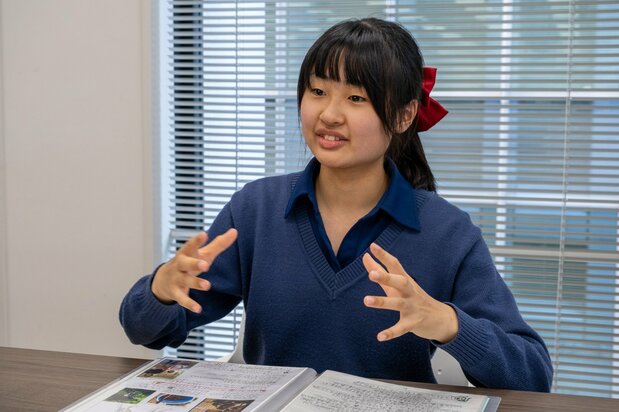 Komori Hinako habla de sus investigaciones, su tesis y otras iniciativas hasta la fecha. (© Michiko Hayashi)