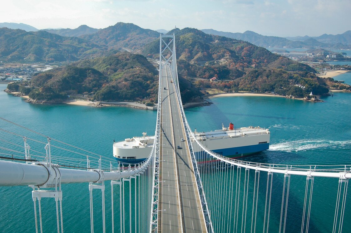 Innoshima Bridge is one of several along the Shimanami Kaidō, a popular cycling route. (Courtesy Okayama Prefectural Tourism Federation)