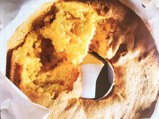 Le pão de ló a une forme et une texture différentes de celles de son successeur, le castella japonais ( photo avec l'aimable autorisation de Hirano Kumiko).