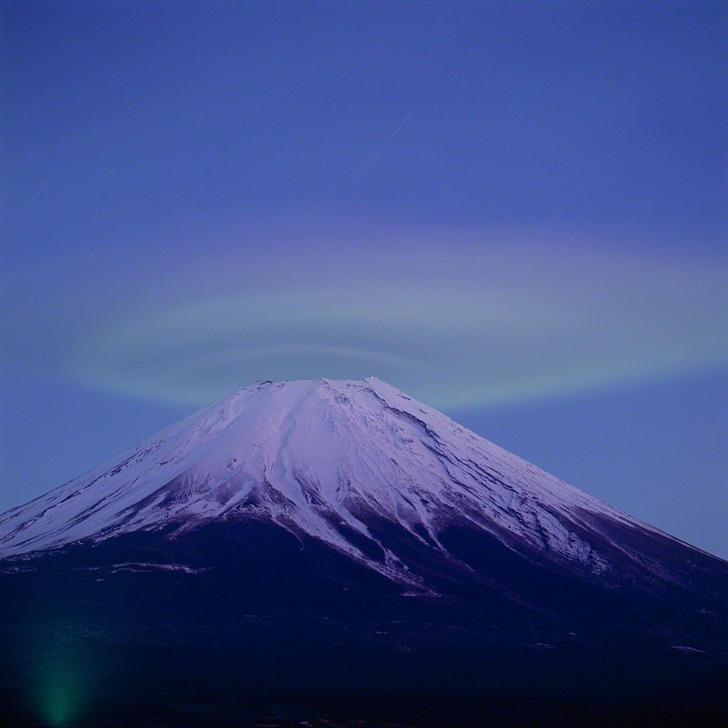 Greenish crest cloud above Fuji (February)