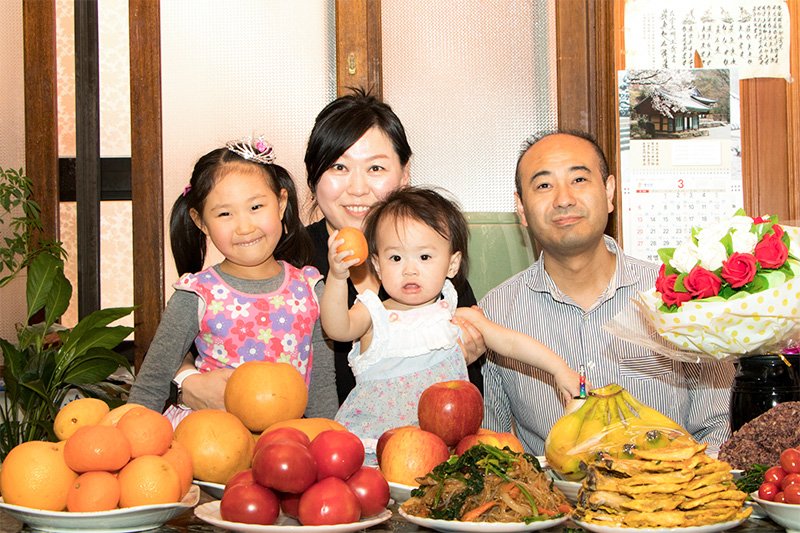 Celebrando el primer cumpleaños de la pequeña Eri en Corea del Sur