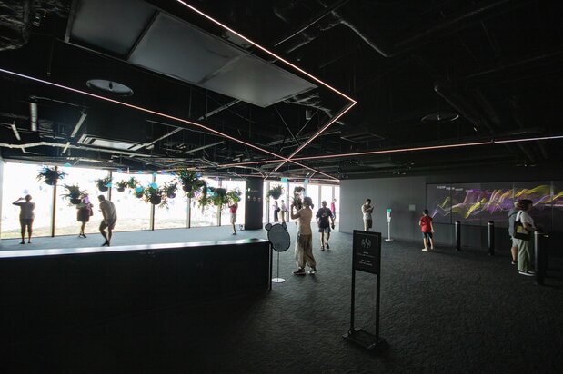 Time River (far-right), a visual representation of the flow of time, is the starting point for the ascent to the forty-sixth floor. Botanical View was a special exhibit of ornamental plants 229-meters above ground level.