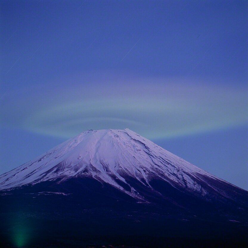 Greenish crest cloud above Fuji (February)