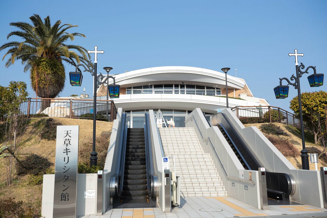 約200点の資料を4つのゾーンで展示する「天草キリシタン館」