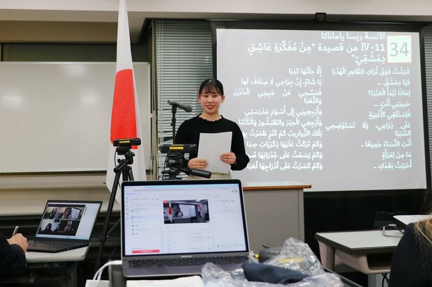 各自が3~4分の持ち時間で朗読し、読みの正確さ、発音、声量、表現力を競い合った