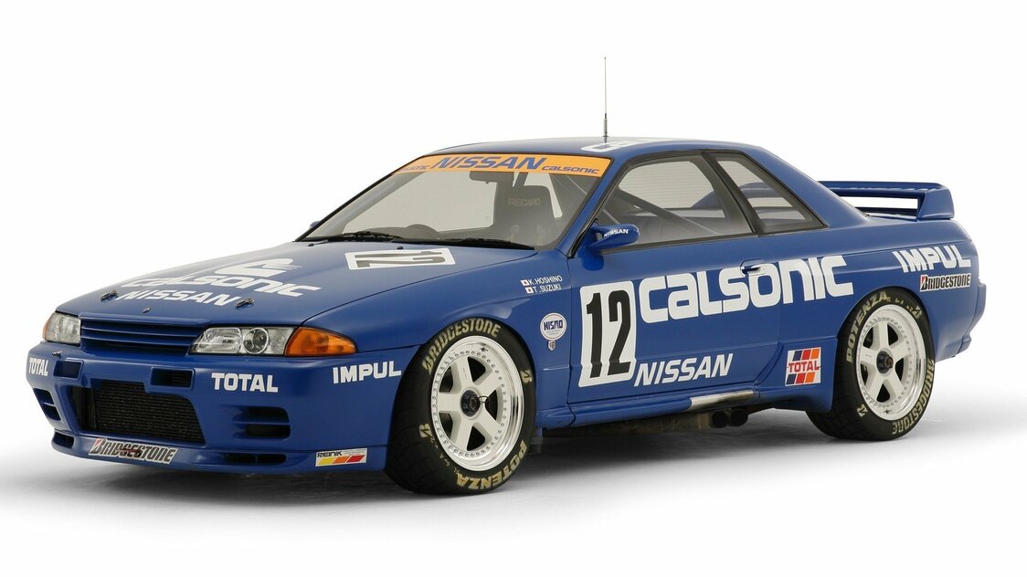 Автомобиль Skyline GT-R модели R32 дебютировал в автогонках в 1990 году. Машина добилась колоссального успеха, выиграв все 29 этапов четырех сезонов автогонок JTC. На фотографии она в том самом виде, в котором произвела фурор, став чемпионом в 1990 году (снимок предоставлен компанией Nissan)