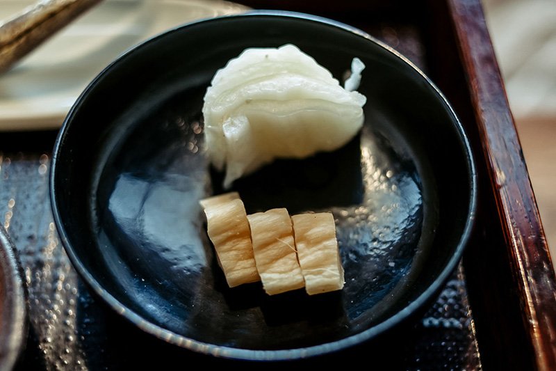 مخللا تاكوأن وملفوف نابا المصنوعان يدويا.