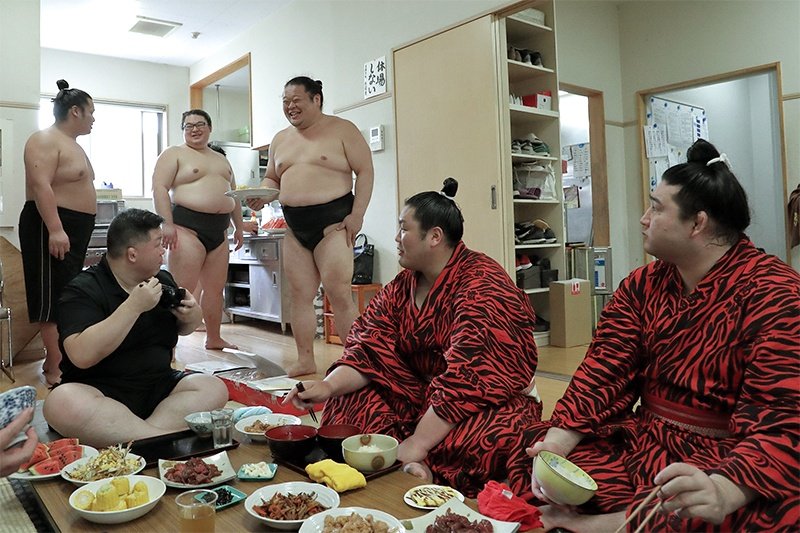 Wrestlers talk at ease with Takadagawa, who feels it is essential to build a bond akin to a parent-child relationship.