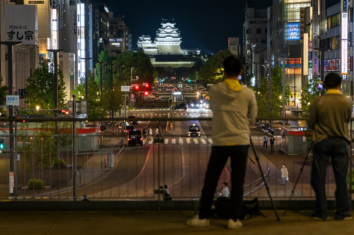 Castle View观景台24小时开放，是拍摄灯光秀下和朝霞中城堡的绝佳地点