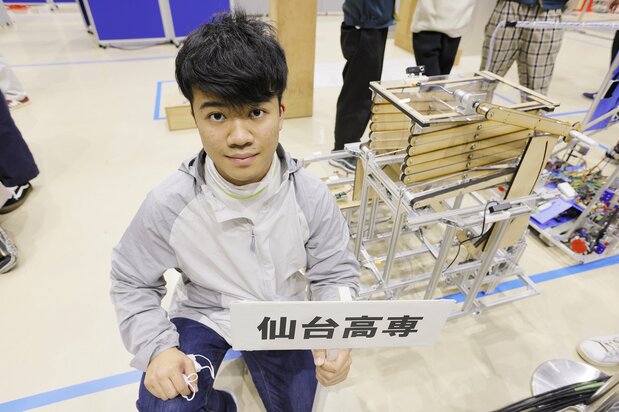 Satō, que se sentía frustrado aun cuando fue seleccionado para el premio especial.