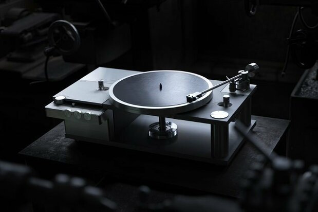 Аналоговый проигрыватель для виниловых пластинок AP-0 компании Yukiseimitsu Audio (© Yuki Precision)