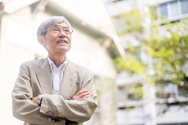 Professor Kamioka at the Gakushūin University Campus. (© Yokozeki Kazuhiro)