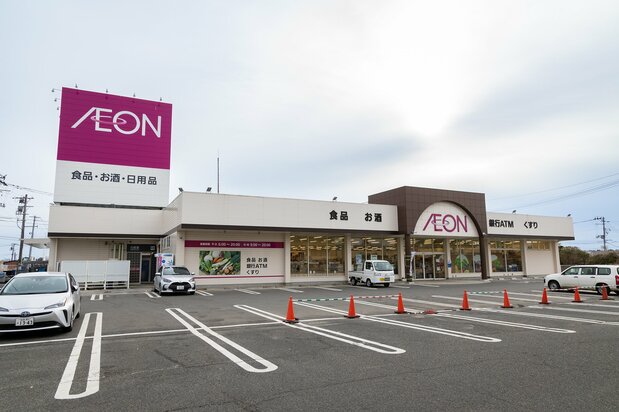 町民のニーズをくんだ品ぞろえをするイオン浪江店。店頭のタブレットから取り扱いのない商品も注文できる
